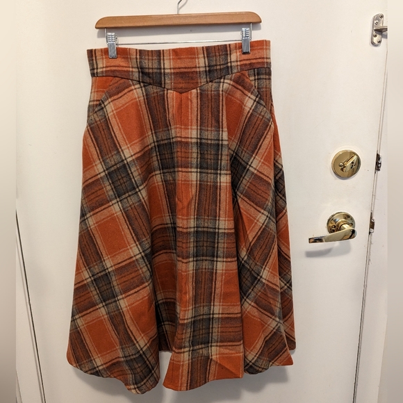 Chicwish Orange Plaid Skirt **with pockets!!** - Picture 2 of 7
